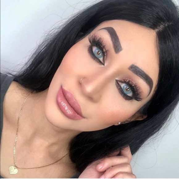 GORGEOUS AQUA BLUE COLORED EYES - Picture 2 of 5